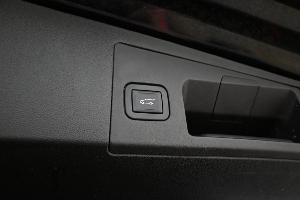 Vehicle image 31 of 47