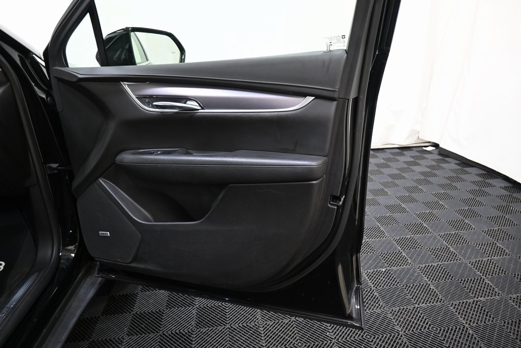 Vehicle image 29 of 47