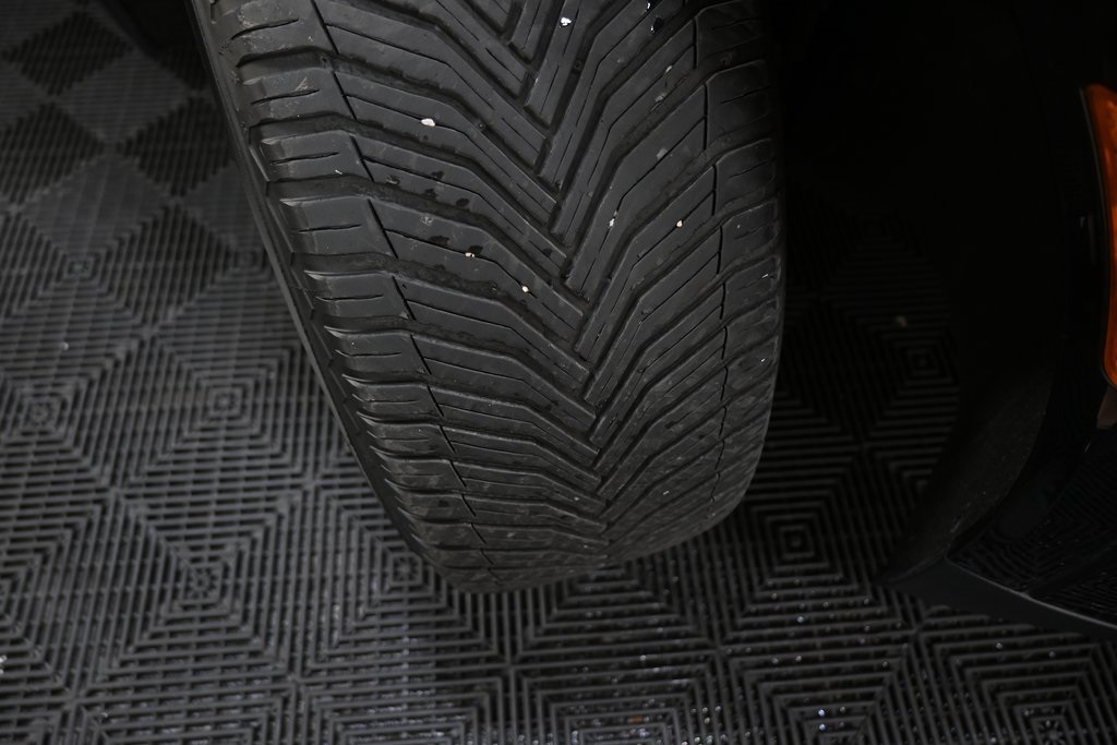 Vehicle image 14 of 47