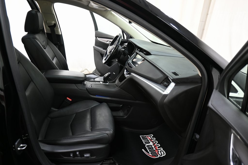 Vehicle image 30 of 47