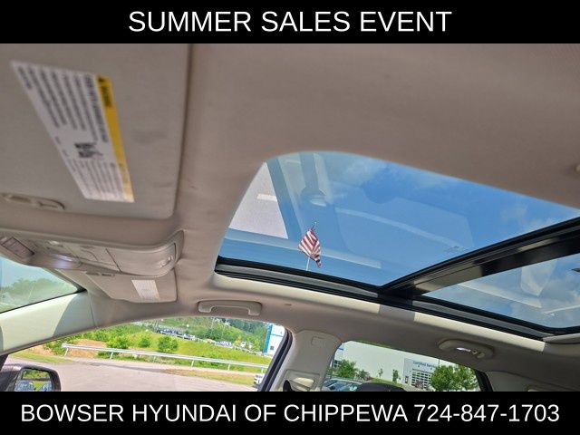 Vehicle image 16 of 21