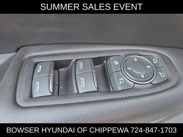 Vehicle image 19 of 21