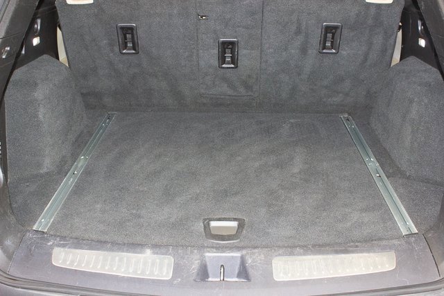 Vehicle image 10 of 31