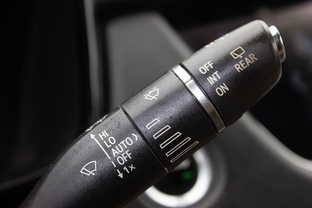 Vehicle image 22 of 31