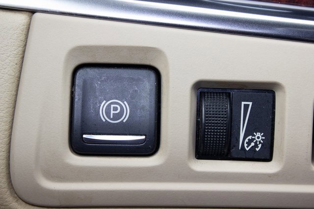 Vehicle image 28 of 31