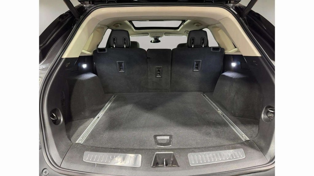 Vehicle image 14 of 35