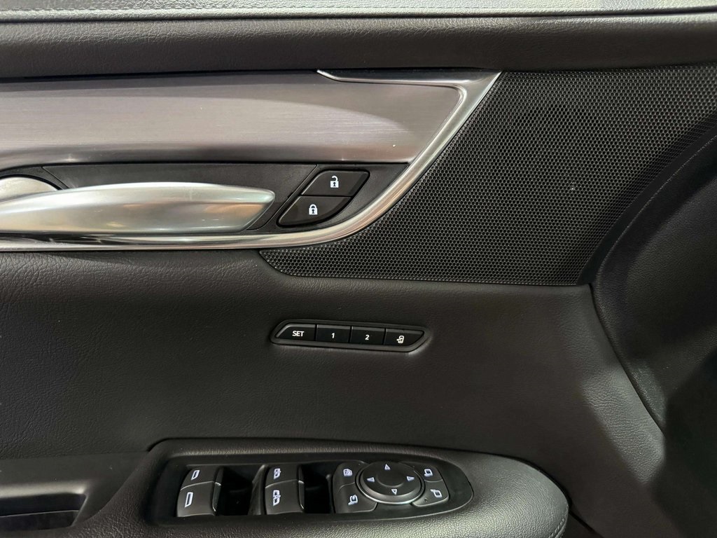 Vehicle image 28 of 35