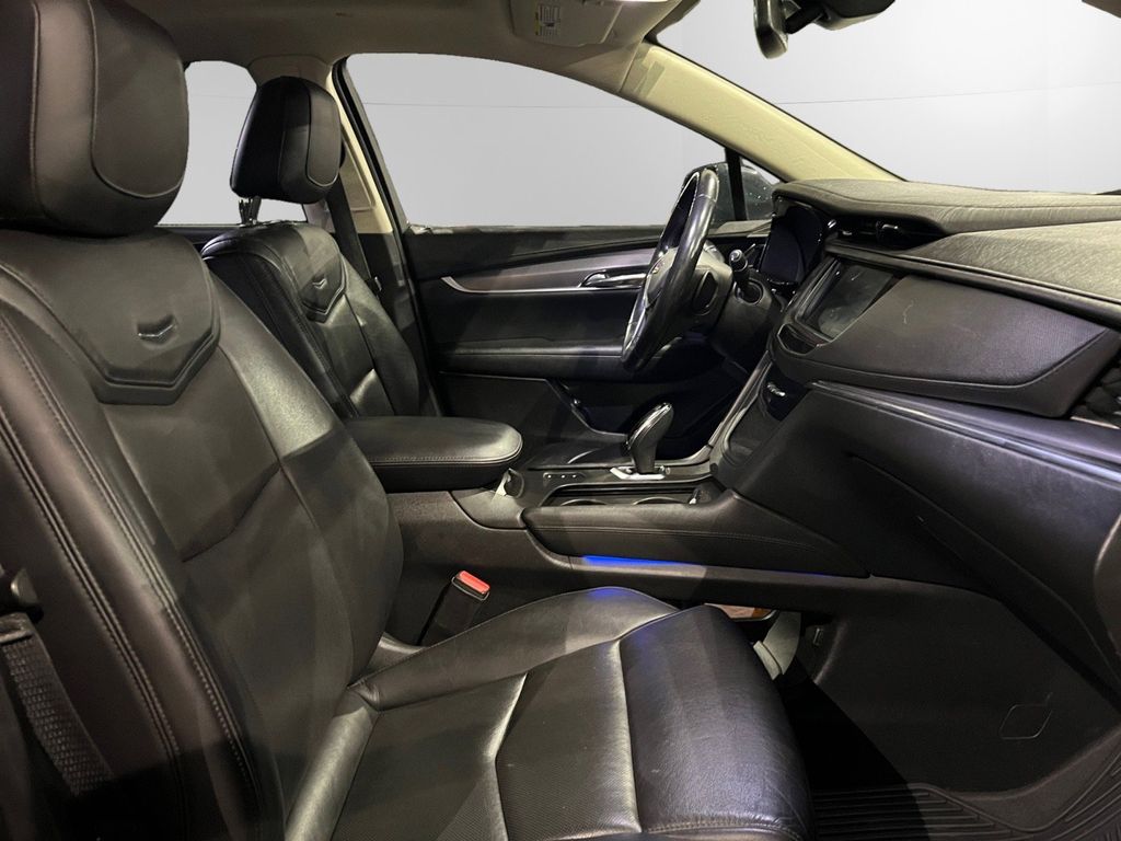 2019 Cadillac XT5 Luxury Image 16 of 44