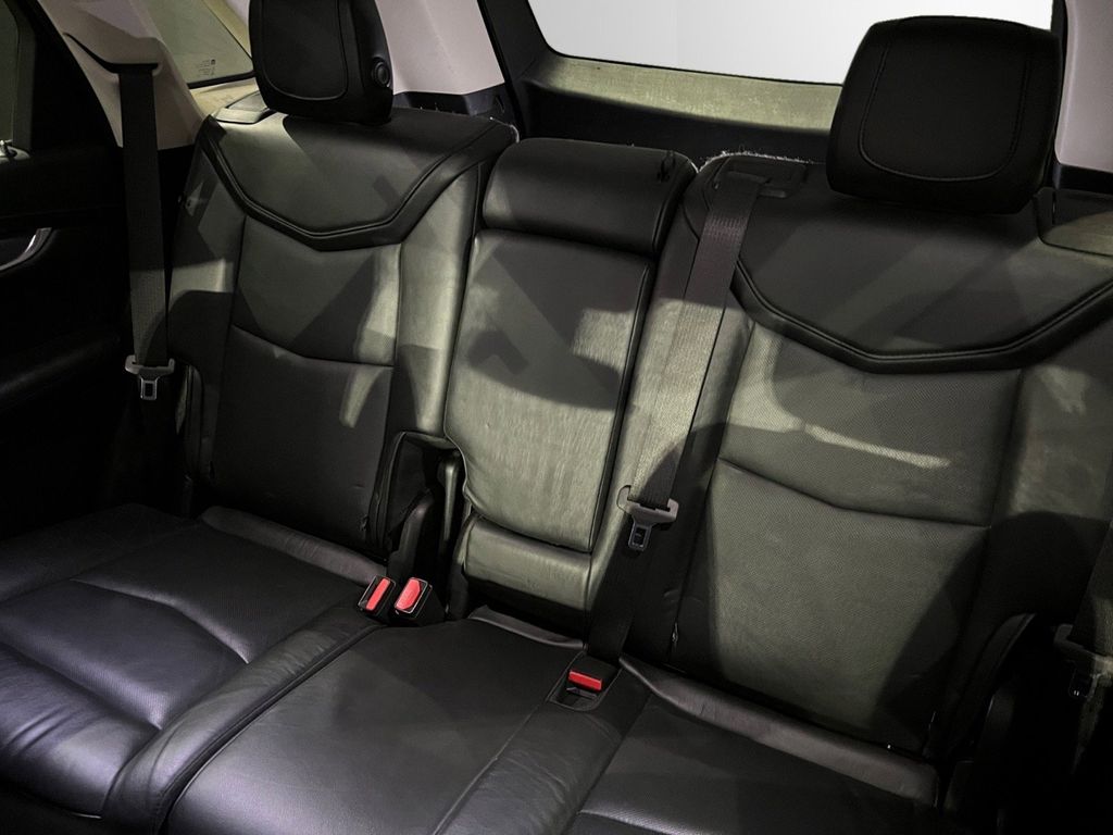 2019 Cadillac XT5 Luxury Image 17 of 44