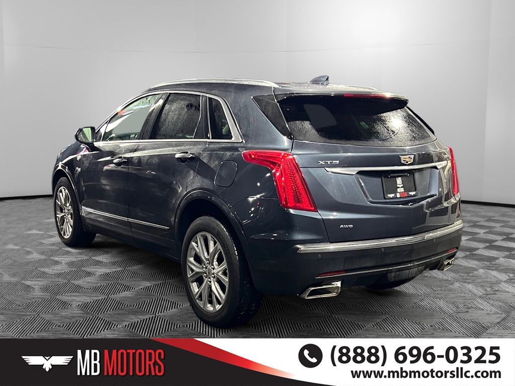2019 Cadillac XT5 Luxury Image 7 of 44