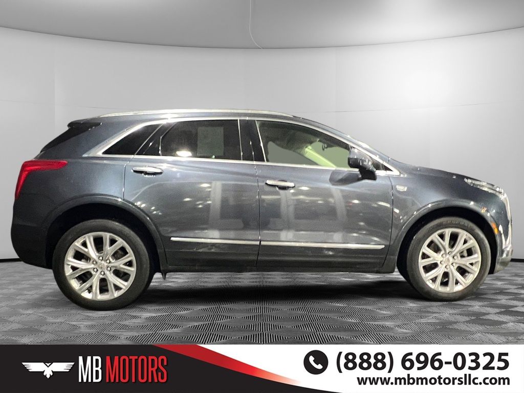 2019 Cadillac XT5 Luxury Image 4 of 44