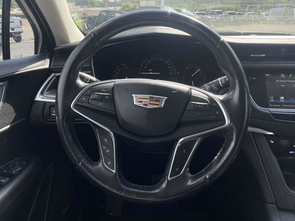 Vehicle image 23 of 45