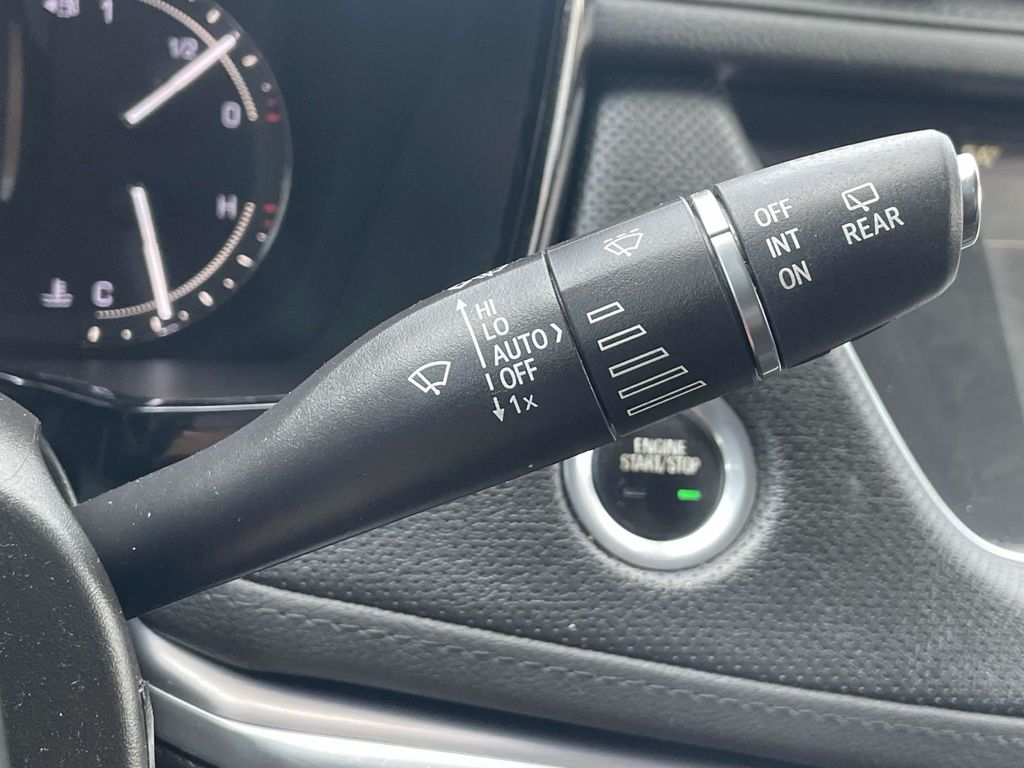 Vehicle image 36 of 45