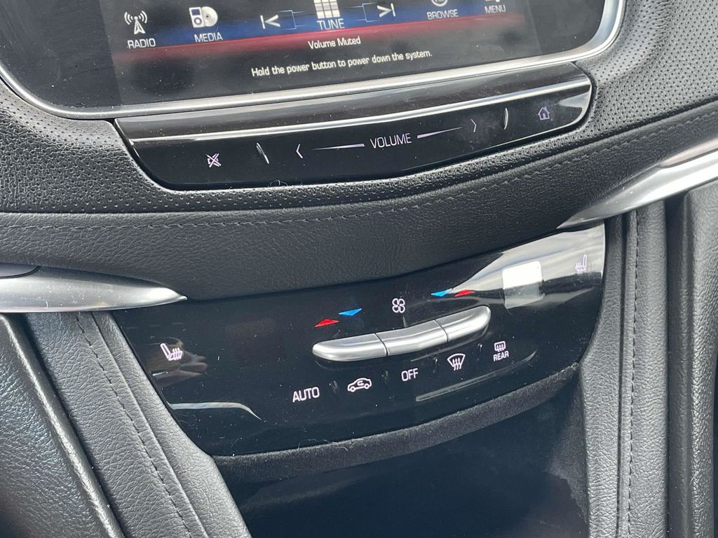Vehicle image 40 of 45