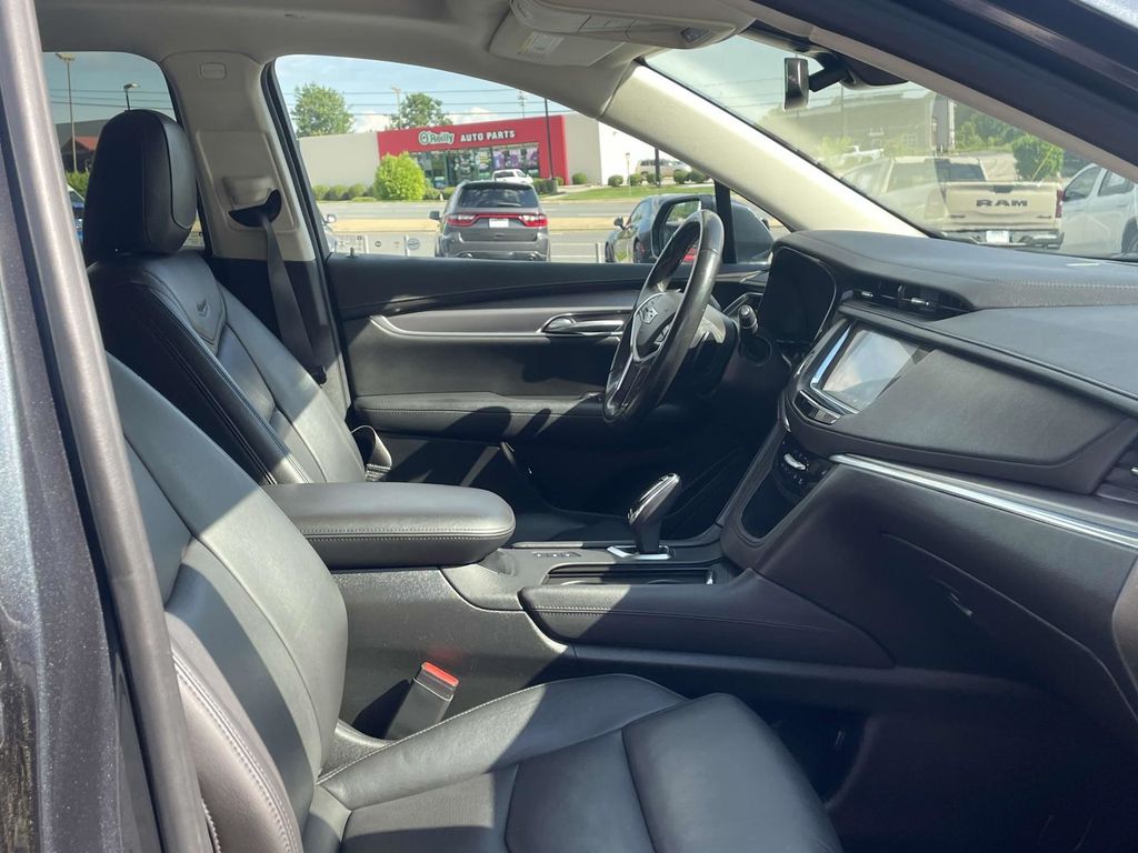 Vehicle image 15 of 45