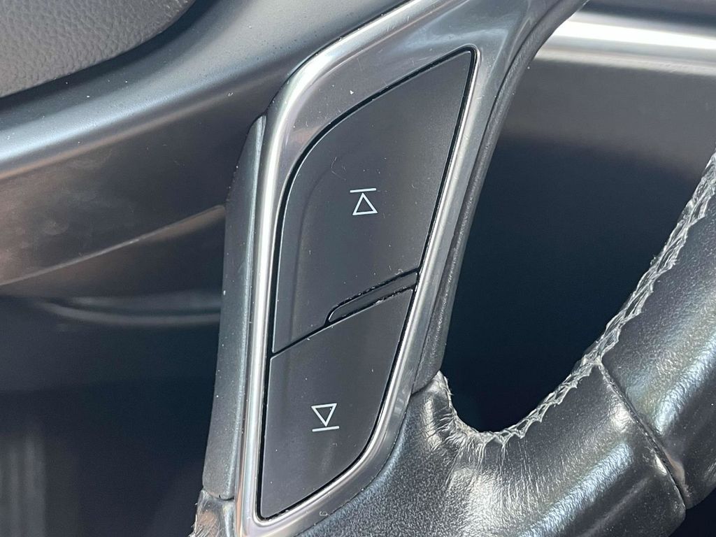 Vehicle image 34 of 45