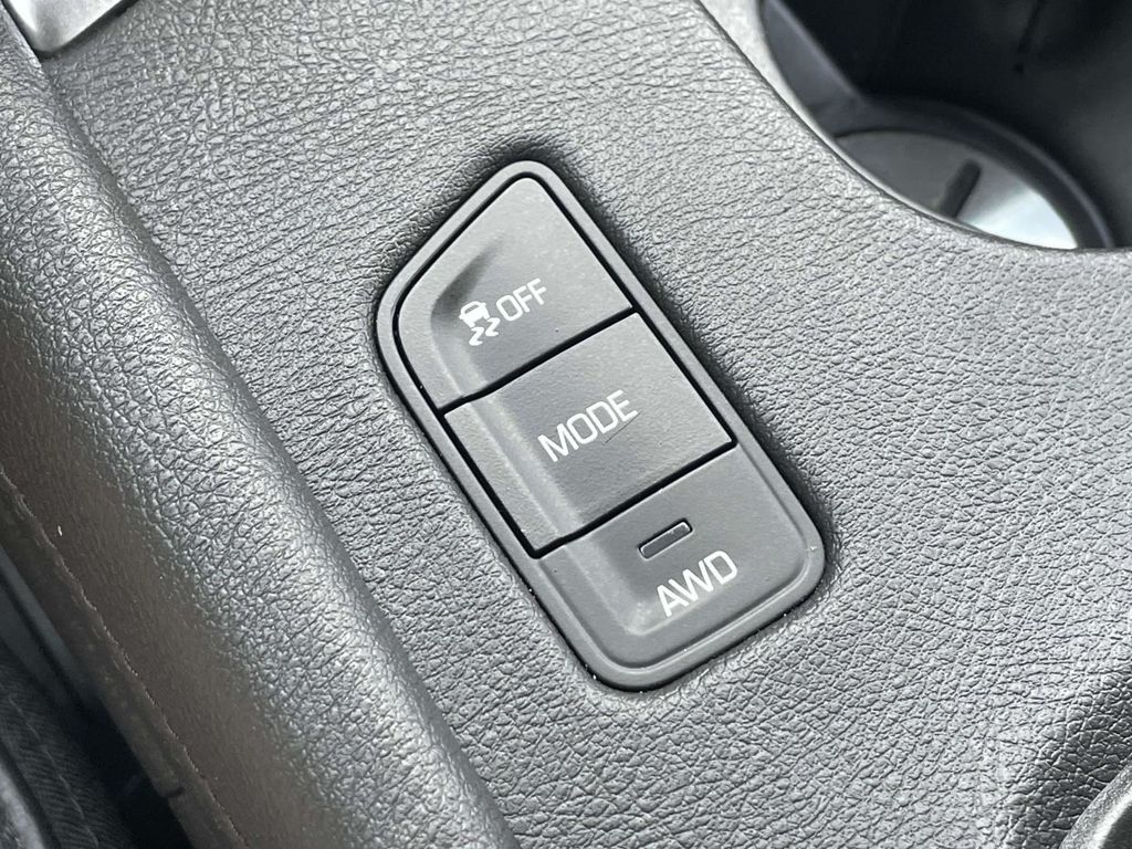 Vehicle image 43 of 45
