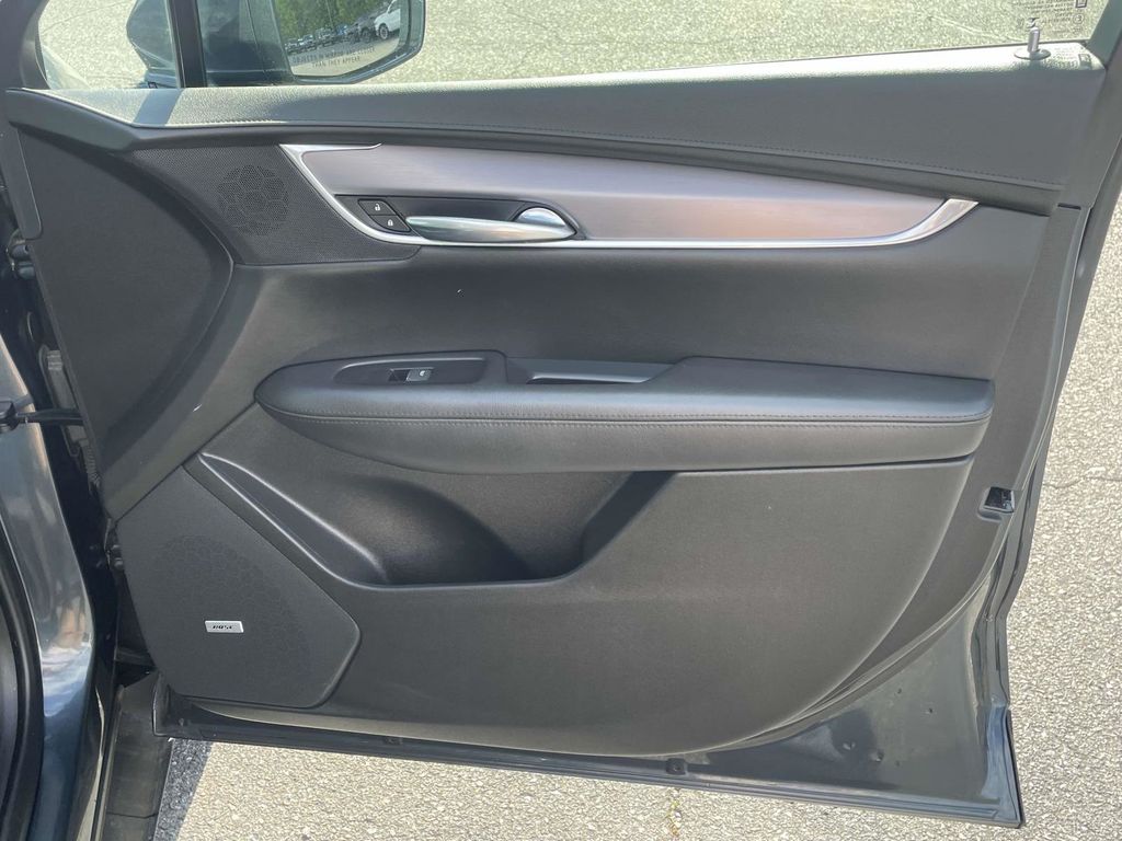 Vehicle image 16 of 45