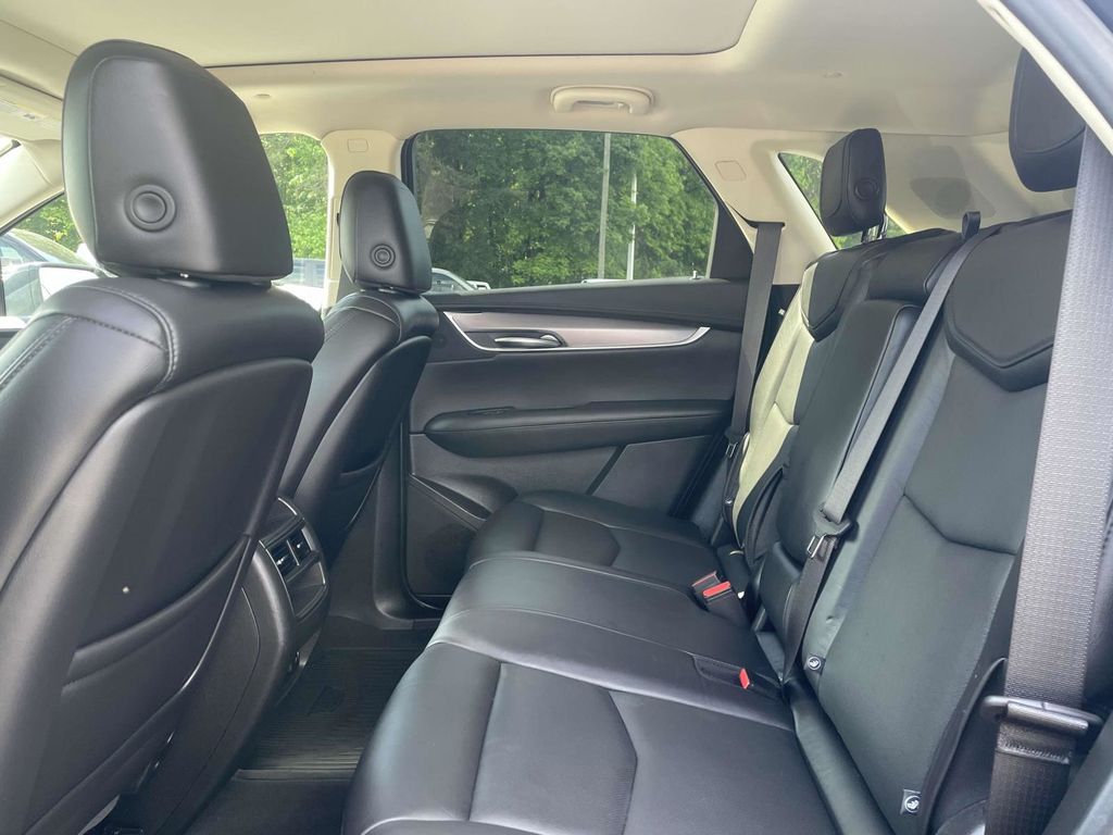 Vehicle image 20 of 45