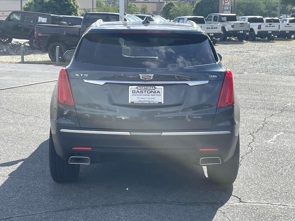 Vehicle image 7 of 45
