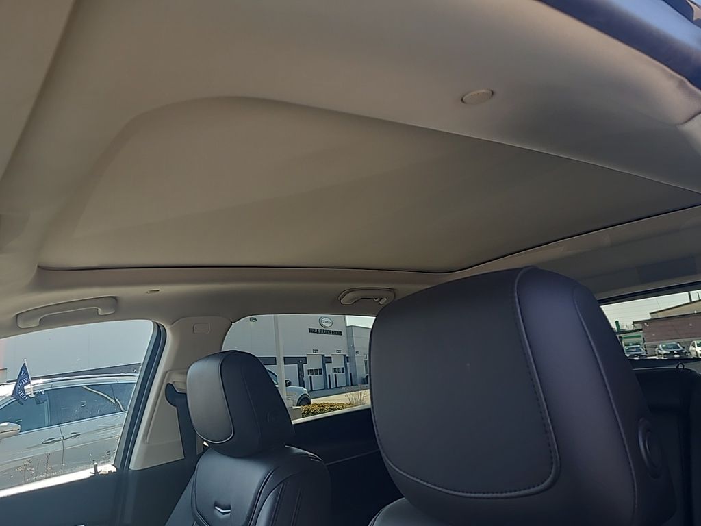 Vehicle image 21 of 29