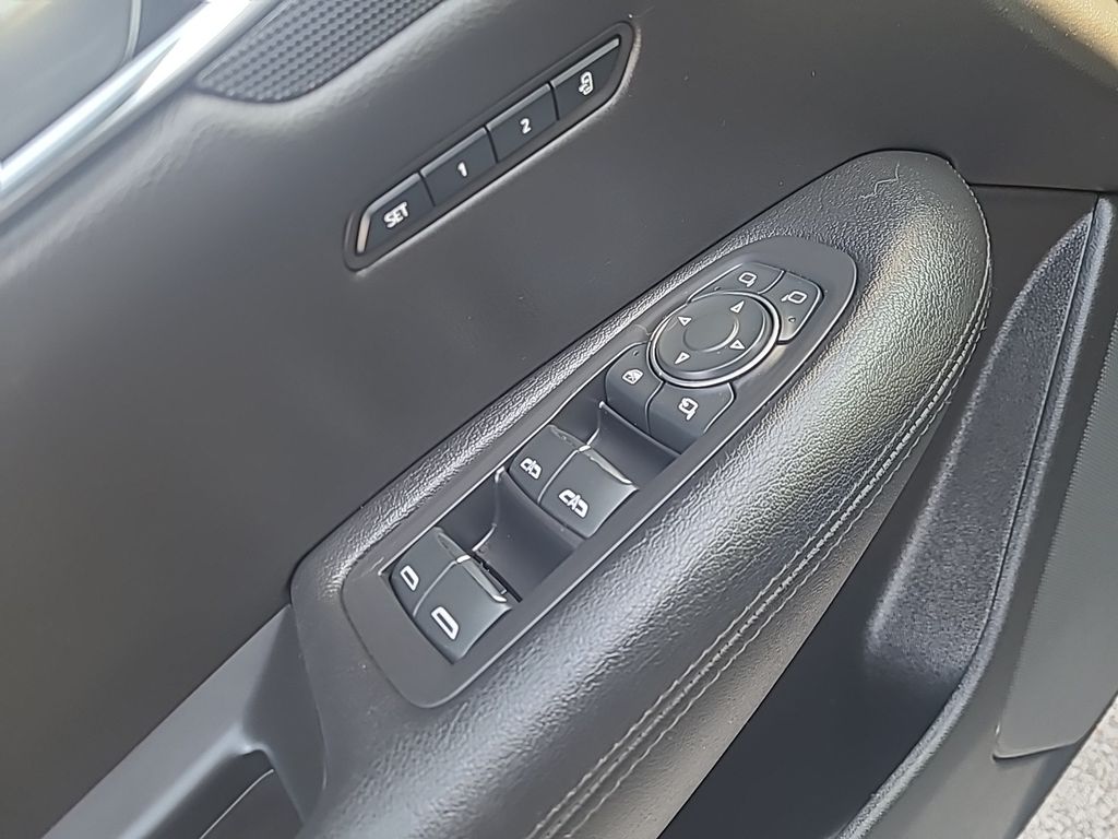 Vehicle image 11 of 29