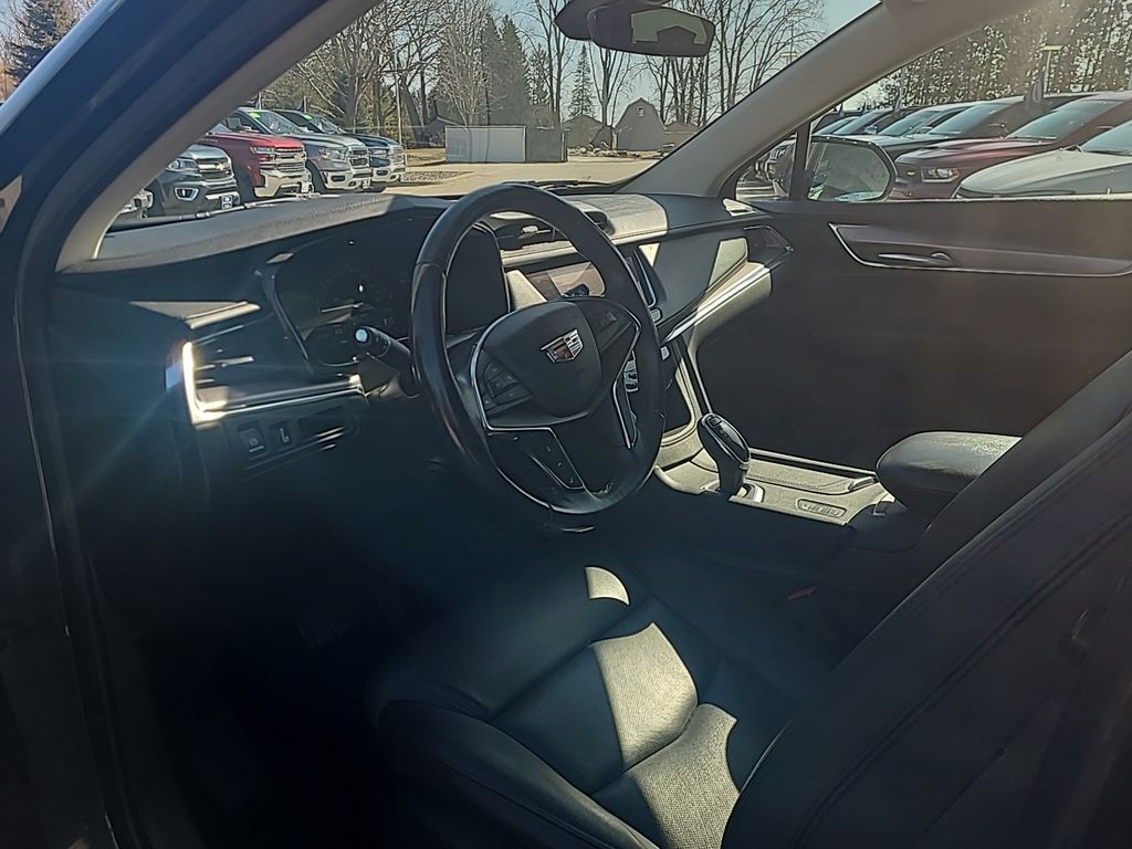 Vehicle image 9 of 29