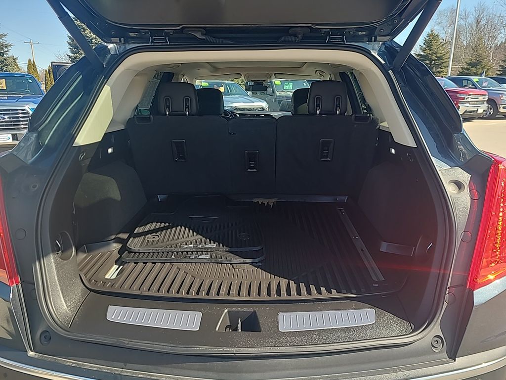 Vehicle image 23 of 29