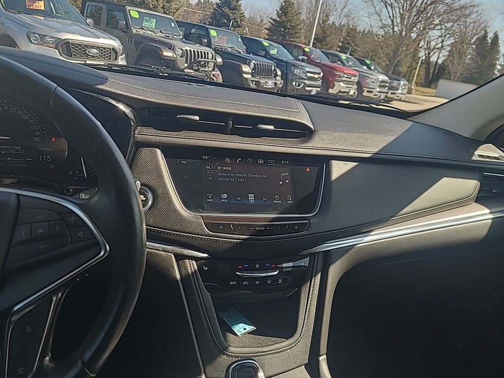 Vehicle image 17 of 29