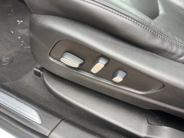 Vehicle image 26 of 31