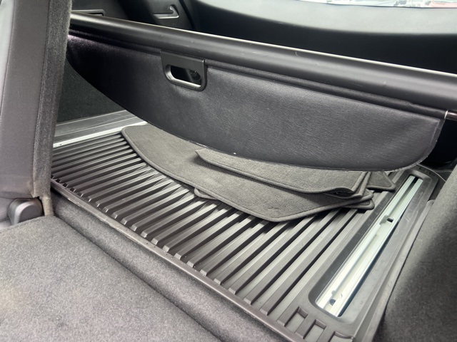 Vehicle image 12 of 31