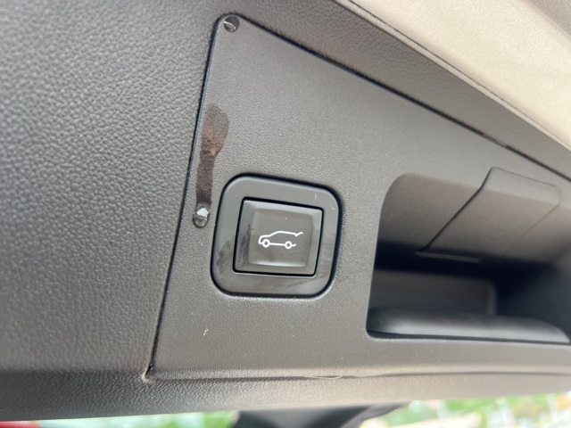 Vehicle image 24 of 31
