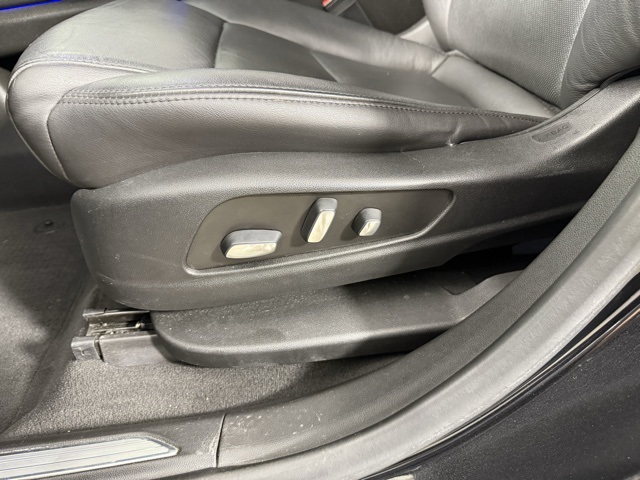 Vehicle image 29 of 37