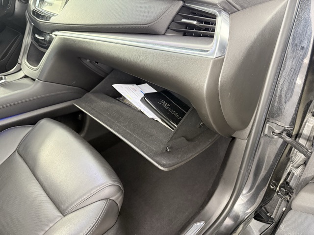 Vehicle image 33 of 37