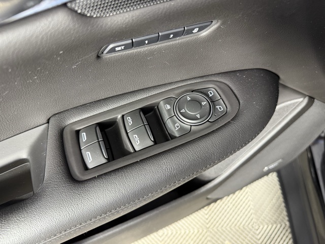 Vehicle image 36 of 37