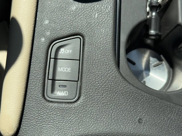 Vehicle image 29 of 32