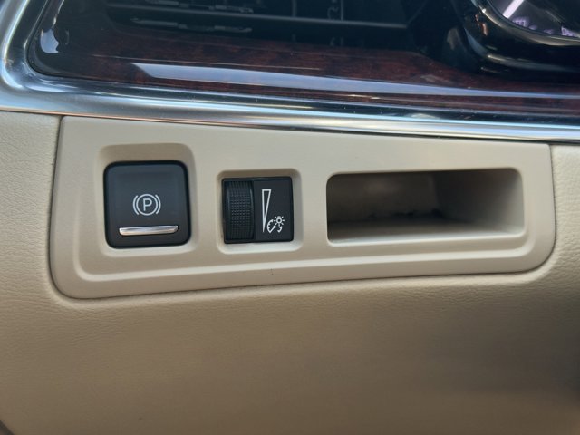Vehicle image 31 of 32
