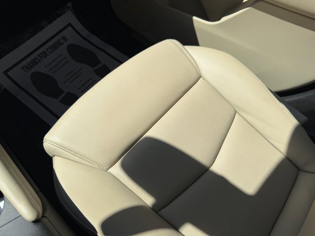 Vehicle image 28 of 32