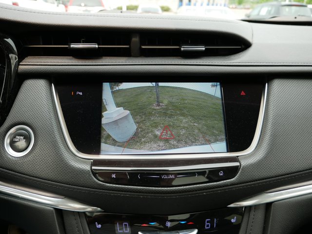 Vehicle image 21 of 23