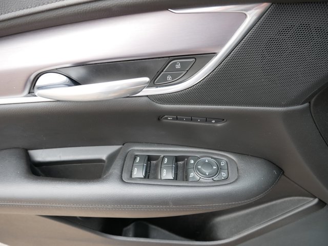 Vehicle image 10 of 23