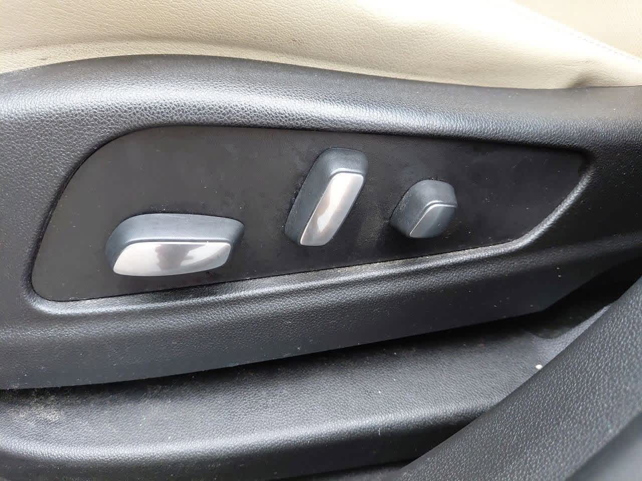 Vehicle image 15 of 35