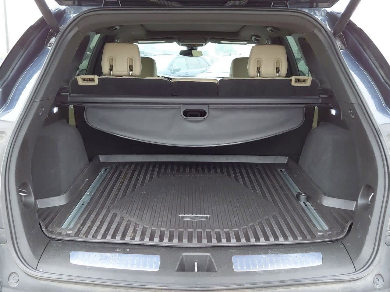 Vehicle image 33 of 35