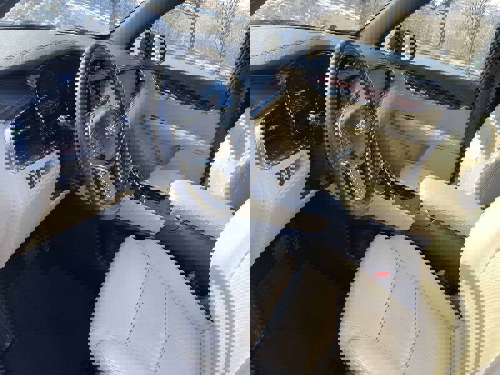 Vehicle image 10 of 36