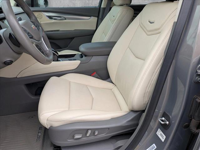 Vehicle image 16 of 25