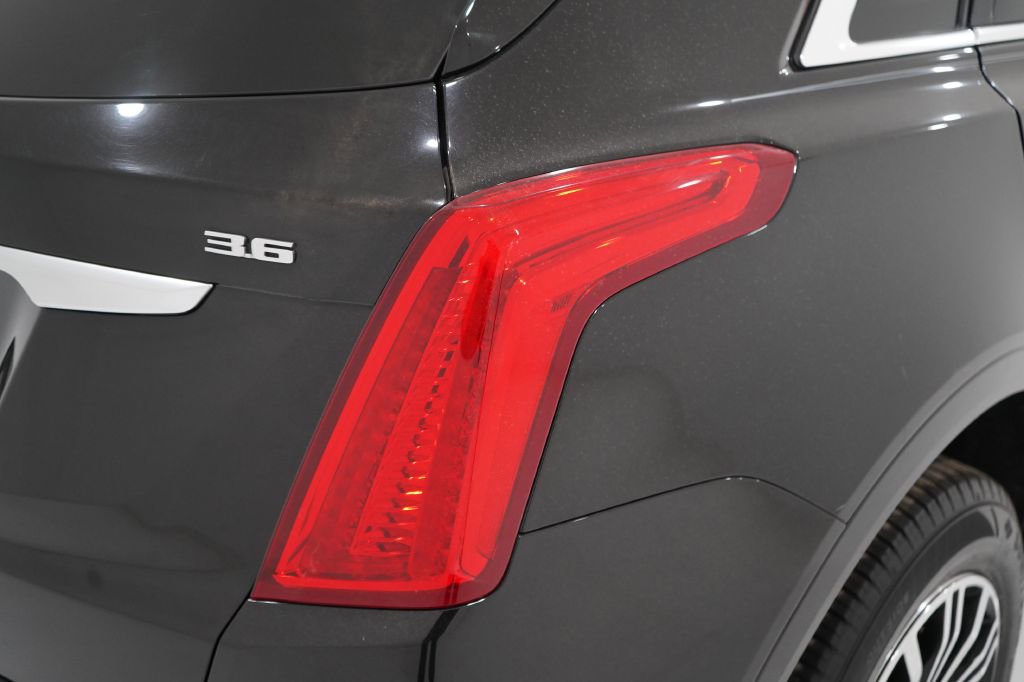 Vehicle image 17 of 39