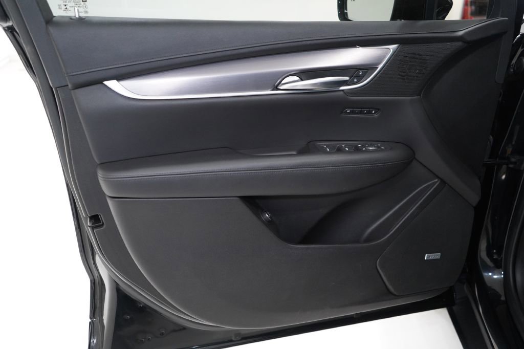 Vehicle image 19 of 39