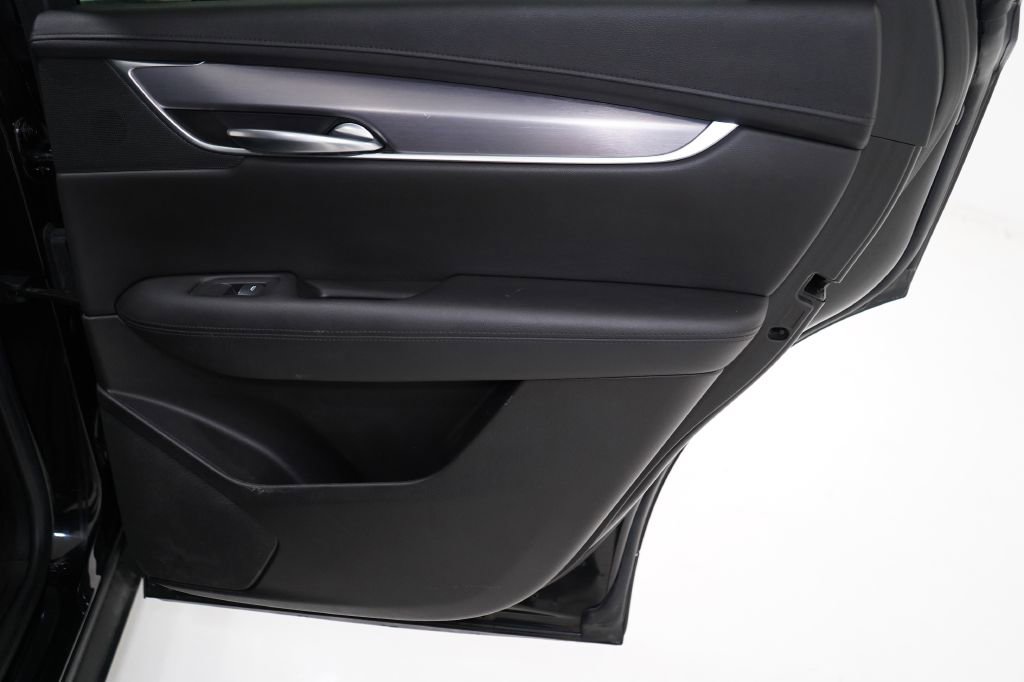 Vehicle image 24 of 39