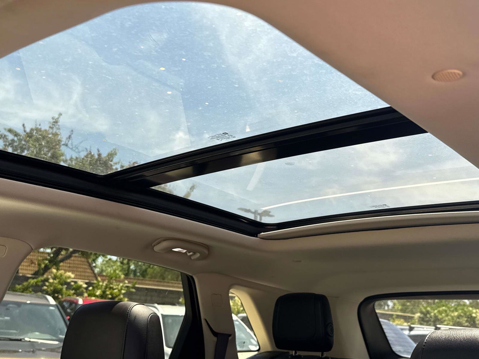 Vehicle image 10 of 30