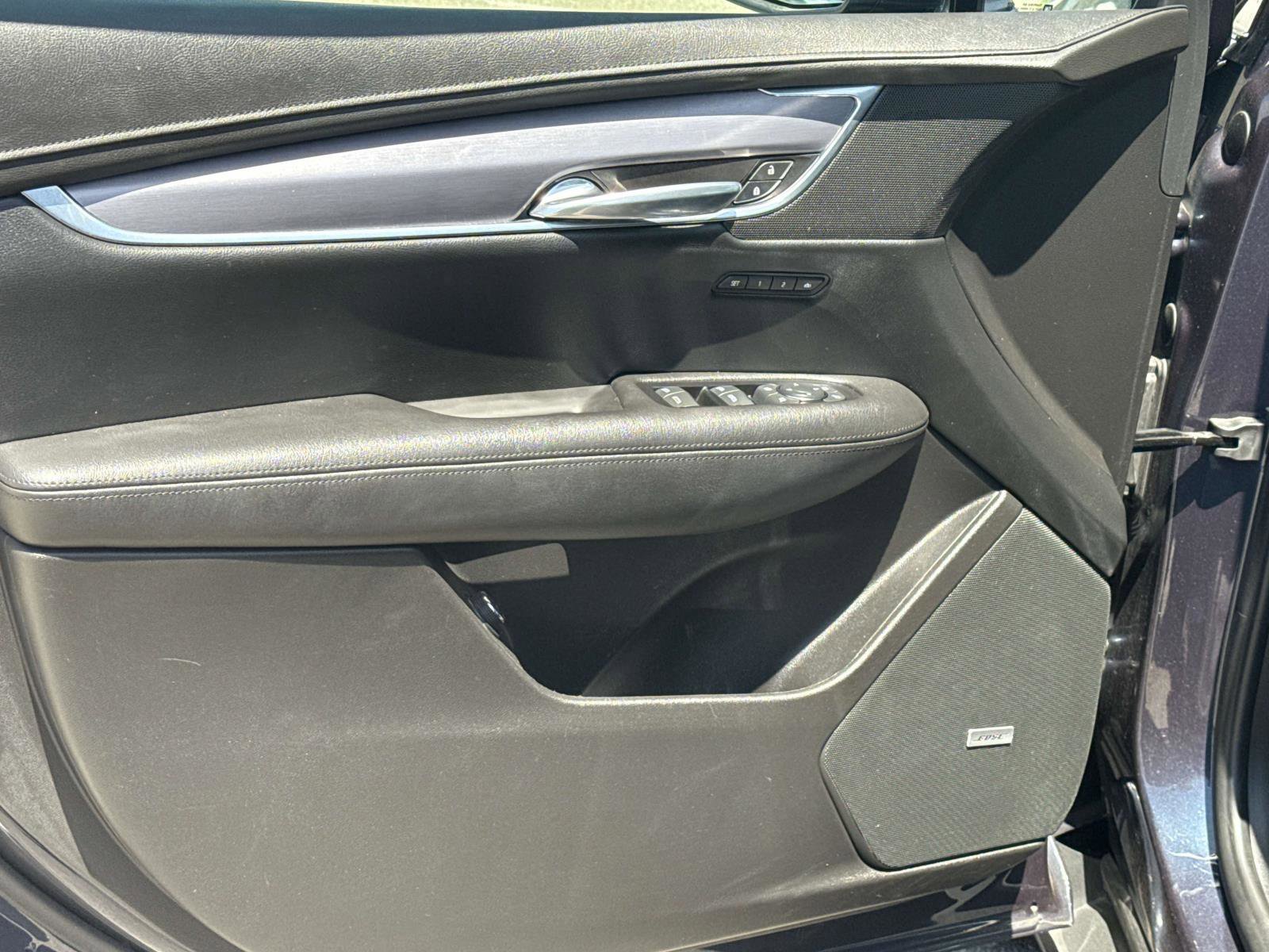 Vehicle image 18 of 30