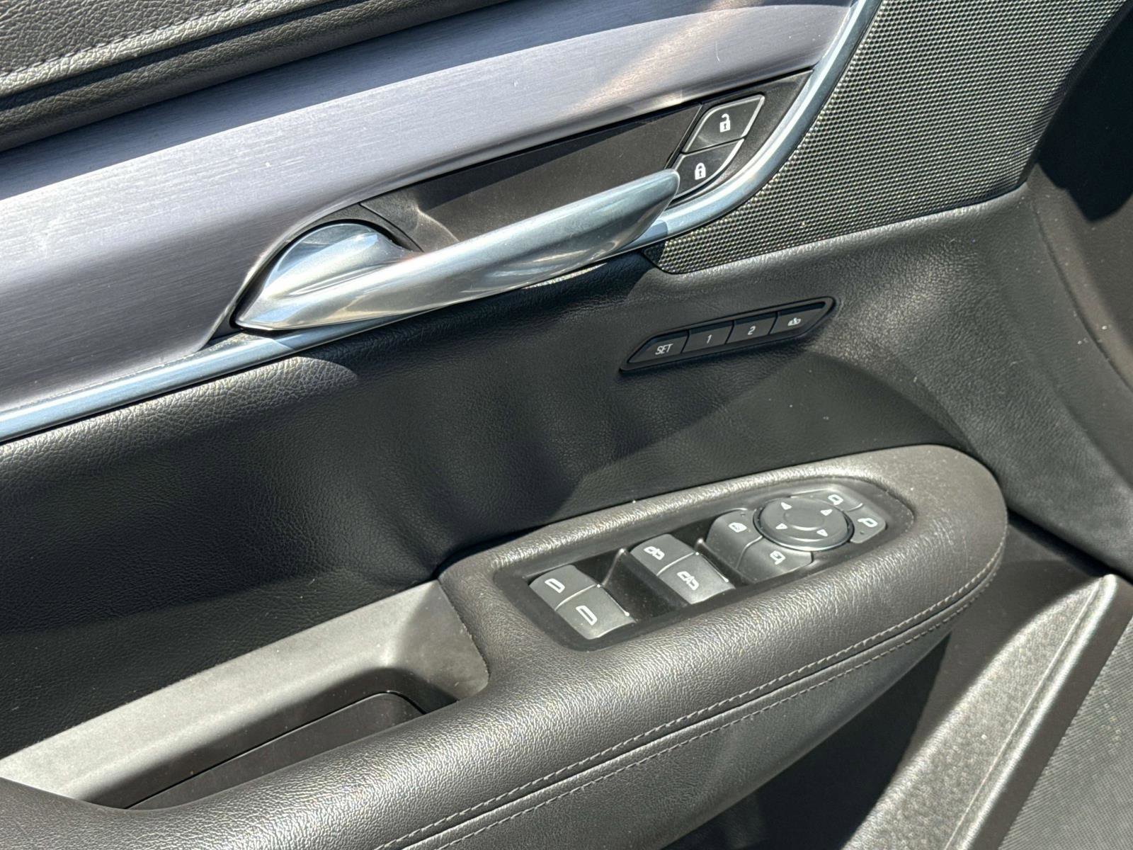 Vehicle image 19 of 30